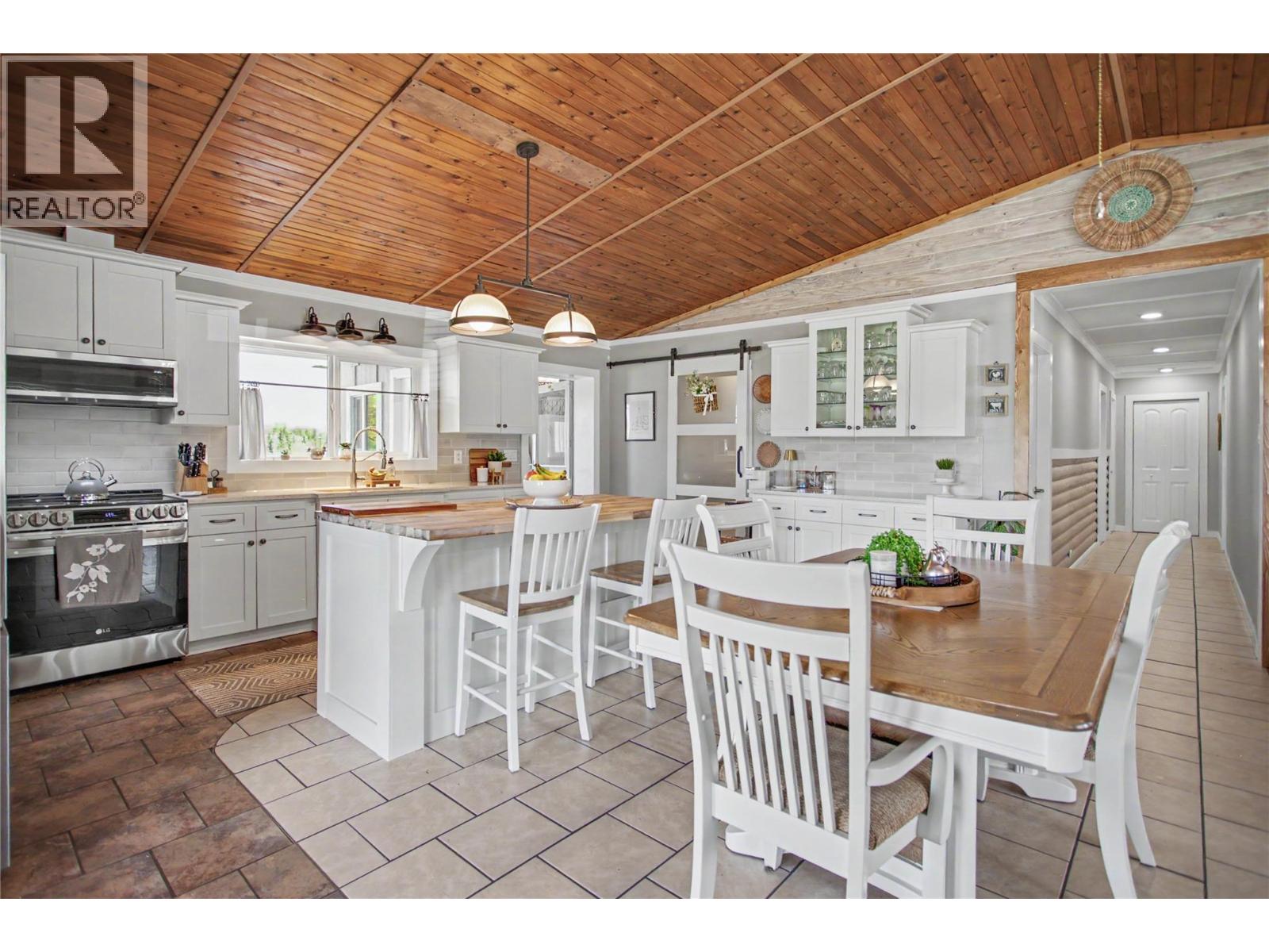 3071 Creighton Valley Road - Image 3