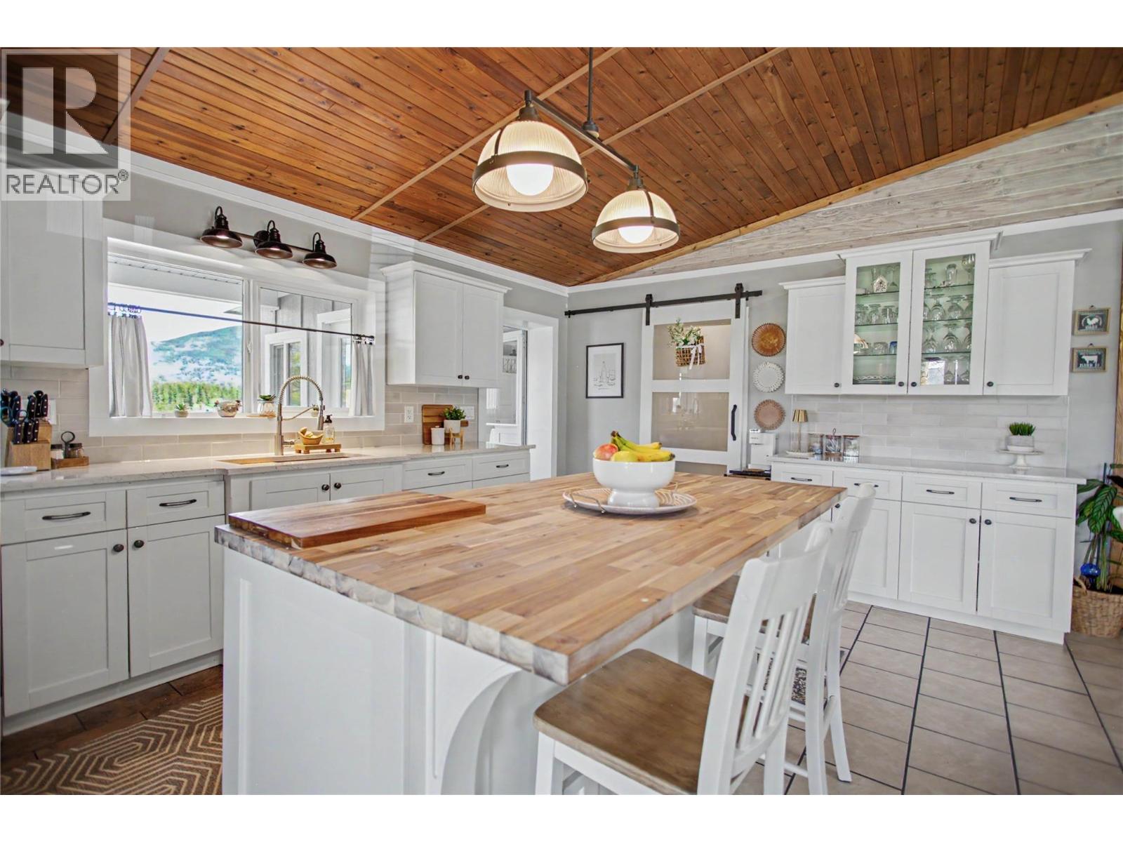 3071 Creighton Valley Road - 10