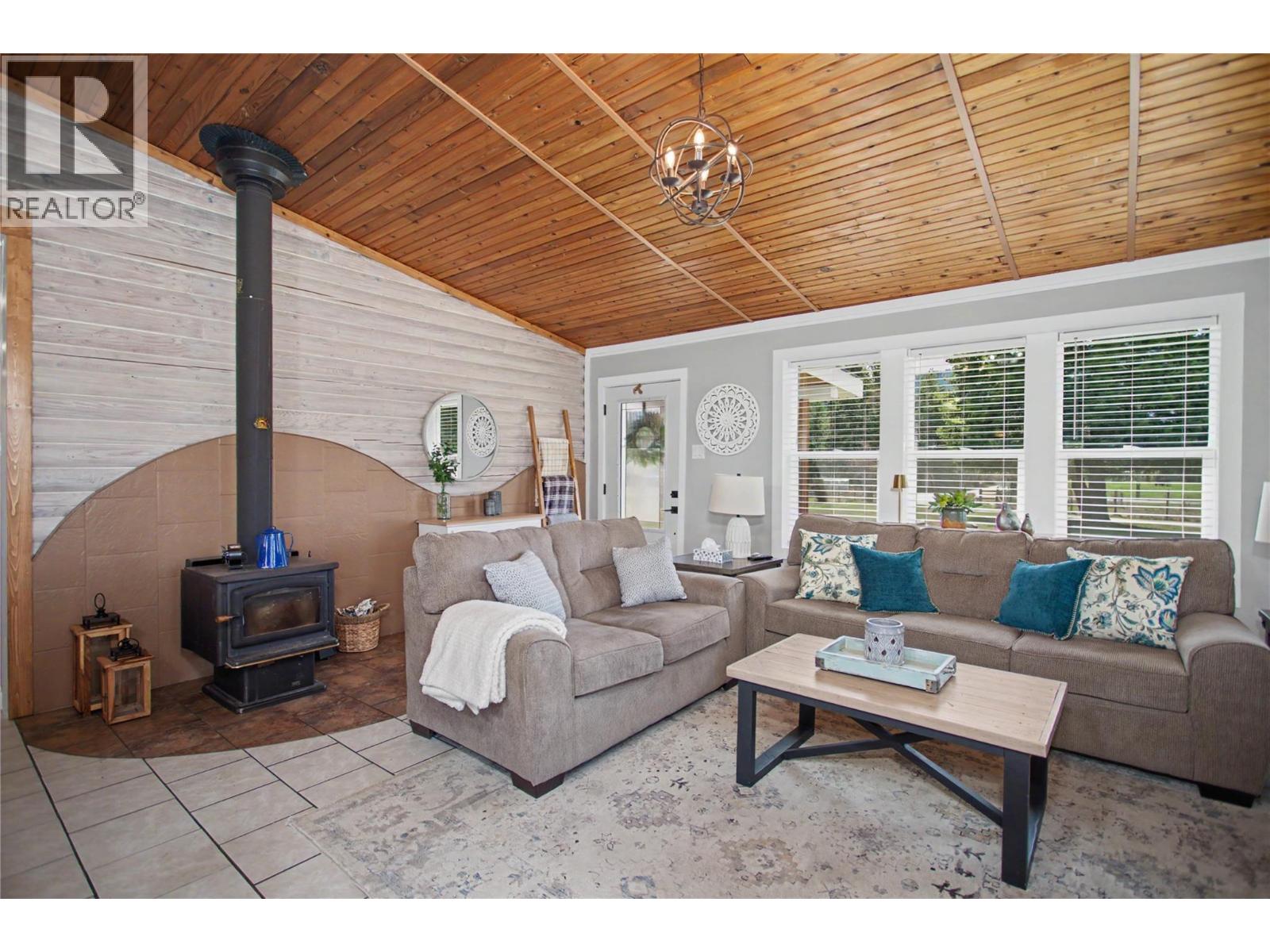 3071 Creighton Valley Road - 22