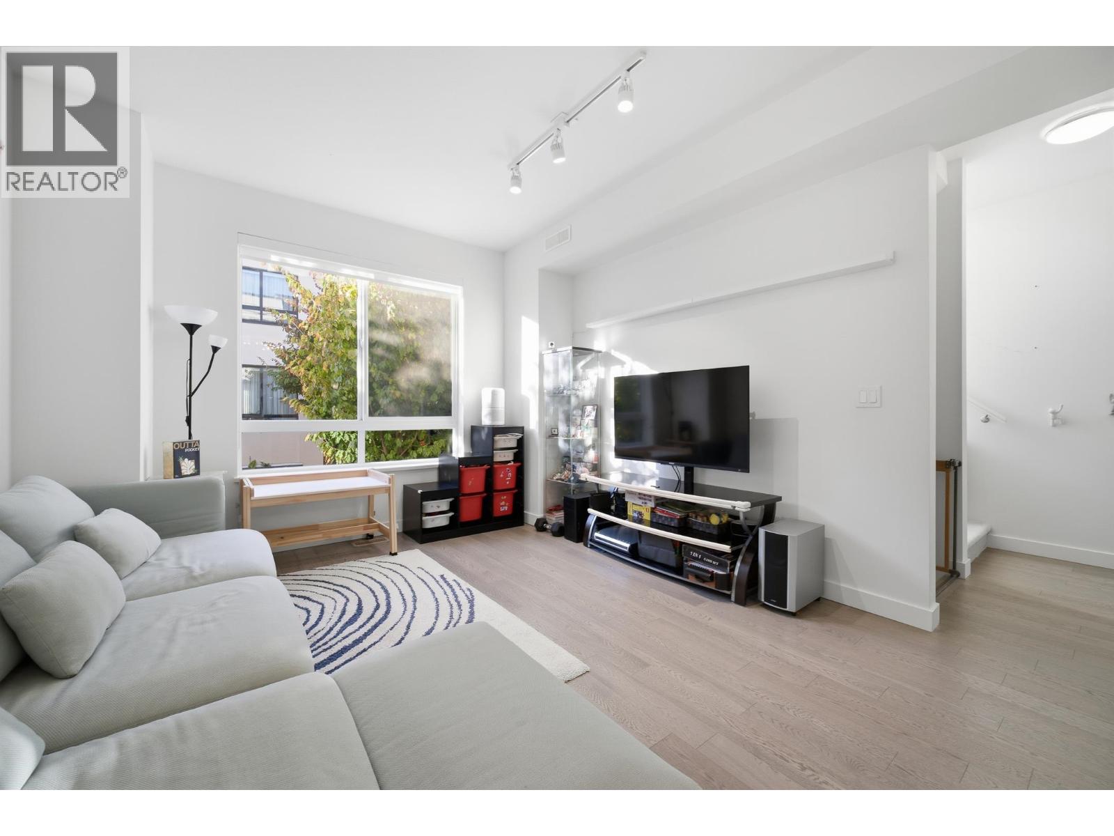#45-10233 RIVER Drive, Richmond