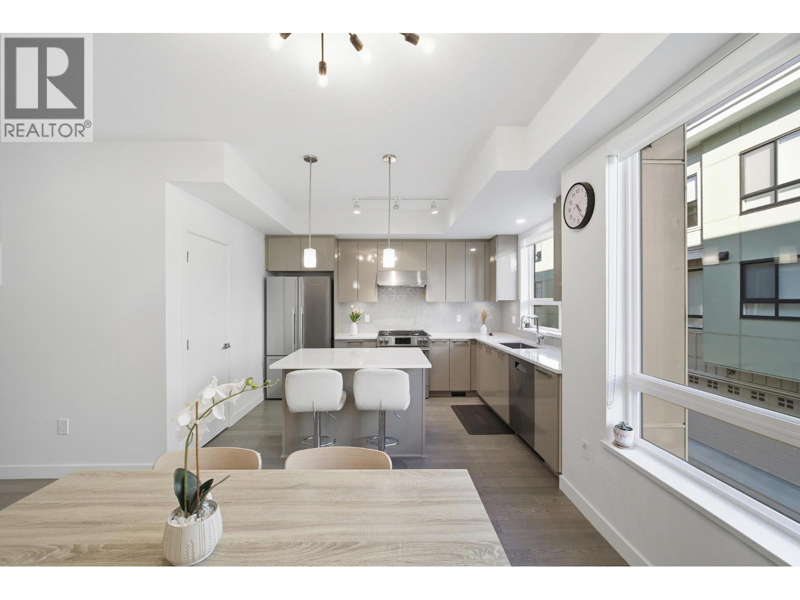 #45-10233 RIVER Drive, Richmond