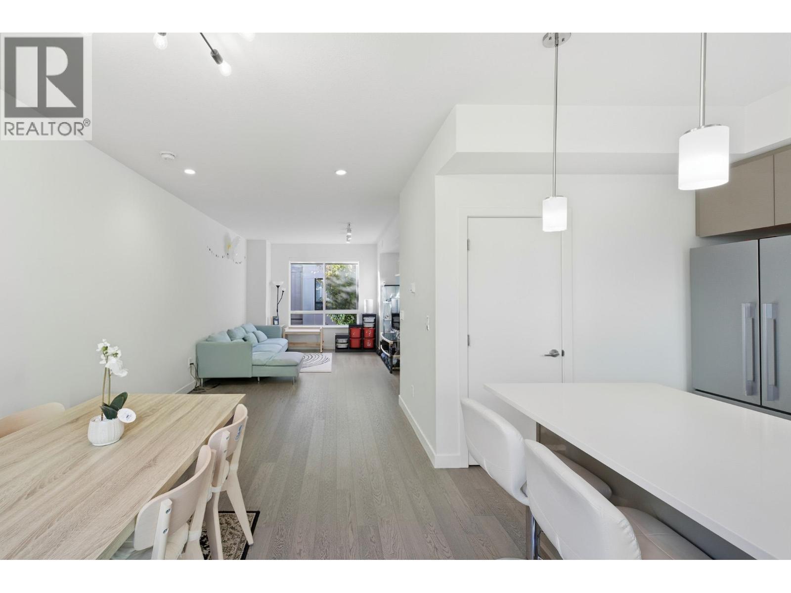 #45-10233 RIVER Drive, Richmond