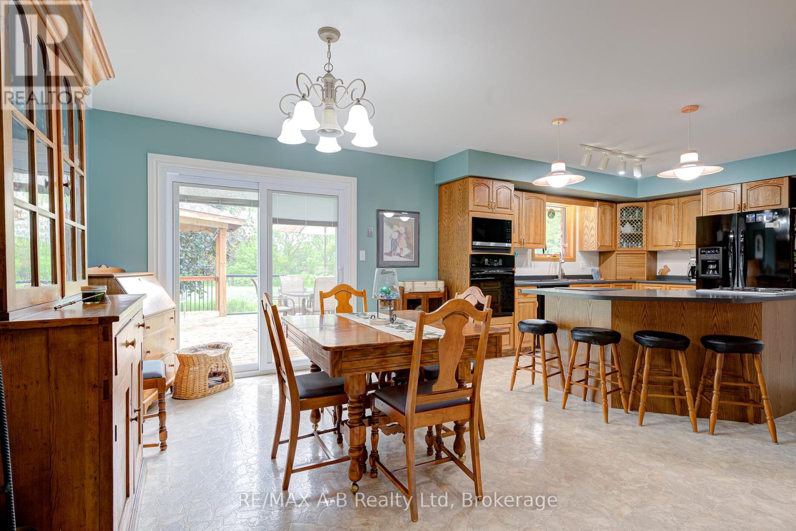 137 MITCHELL COURT - 10