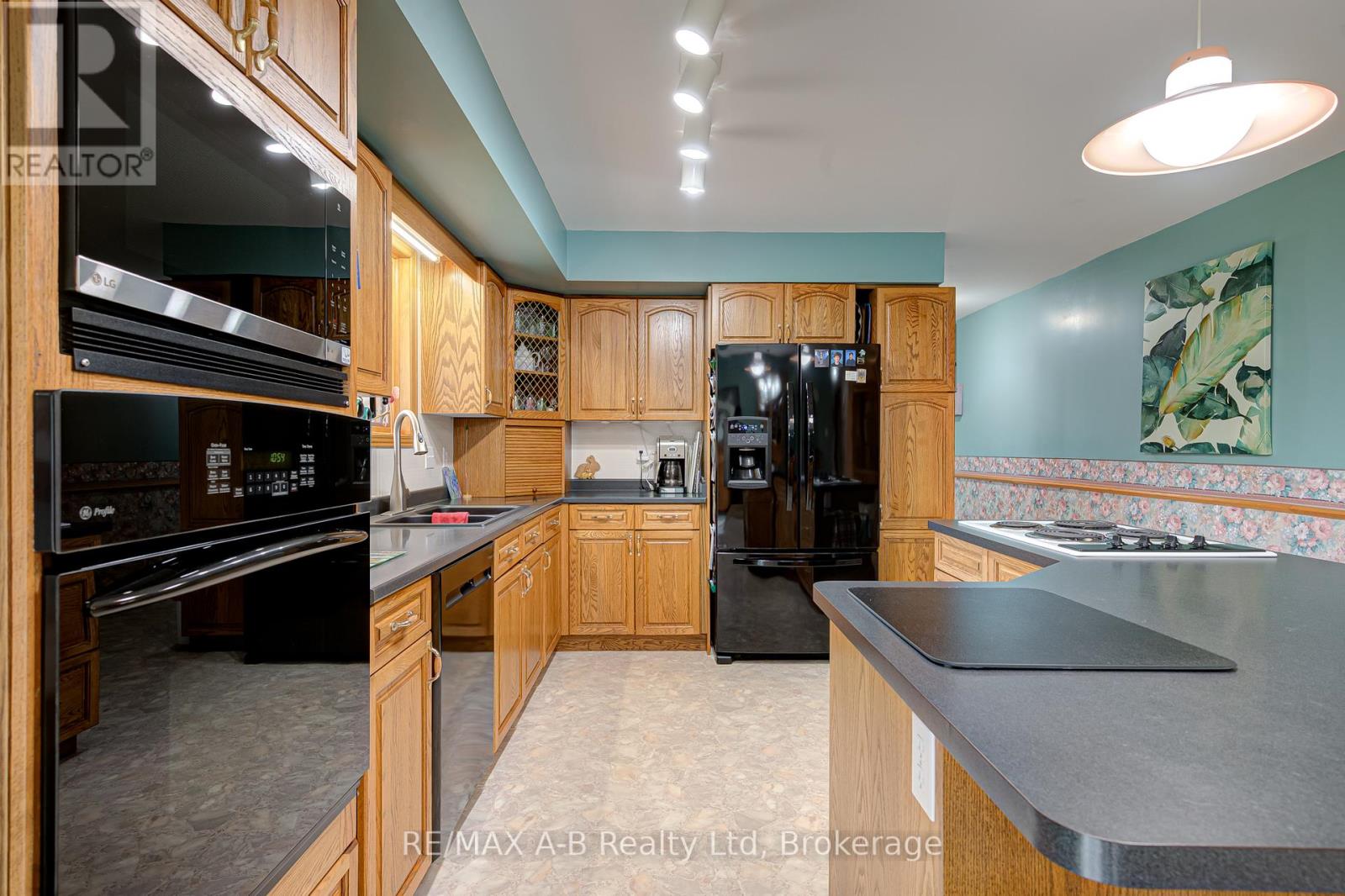 137 MITCHELL COURT - 12