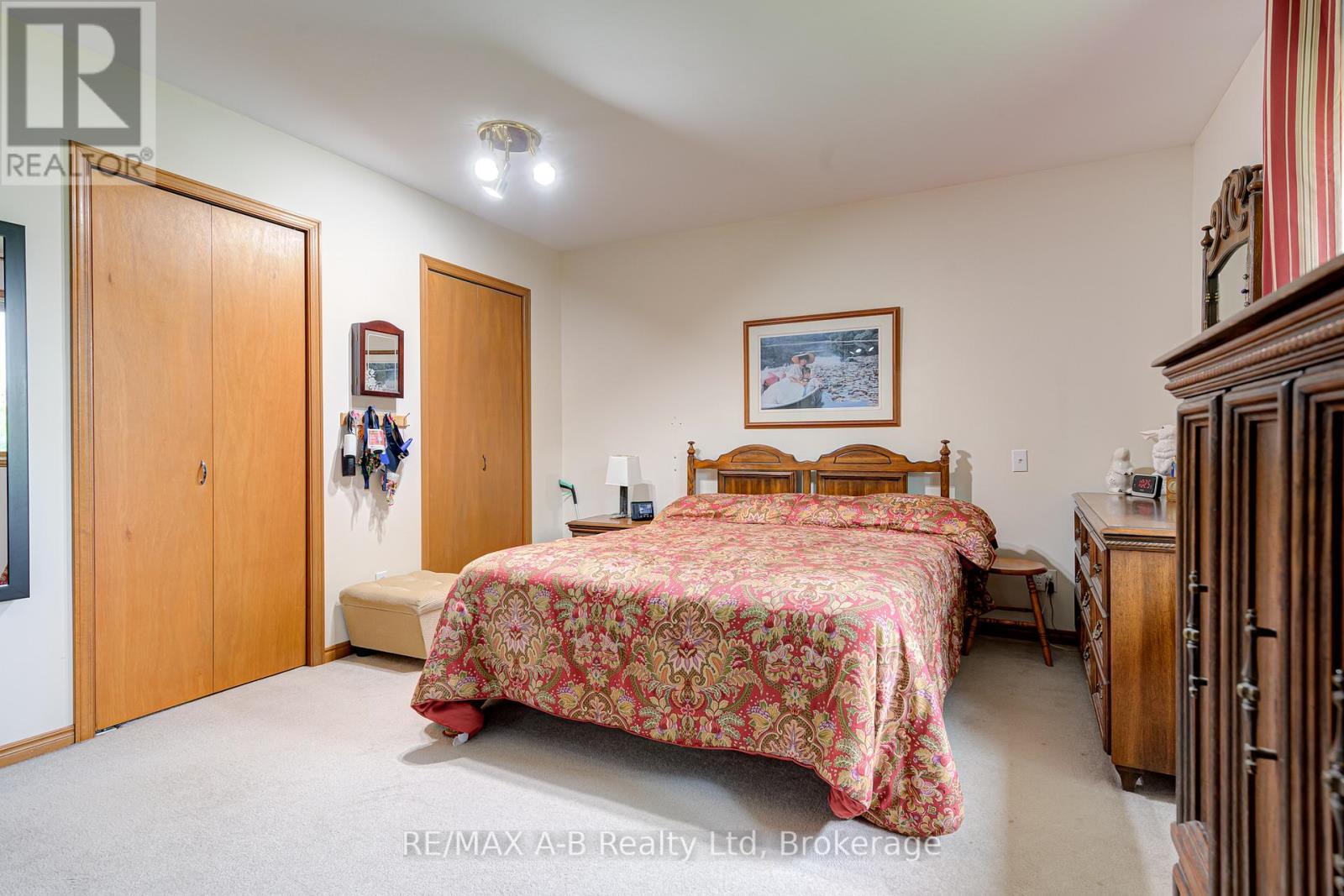 137 MITCHELL COURT - 15