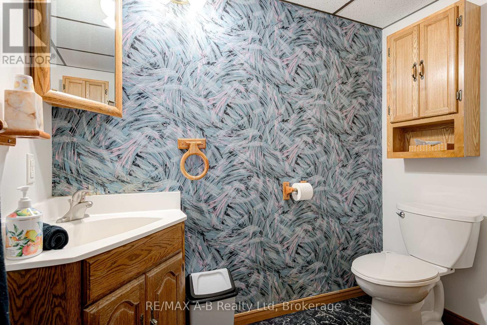 137 MITCHELL COURT - 32