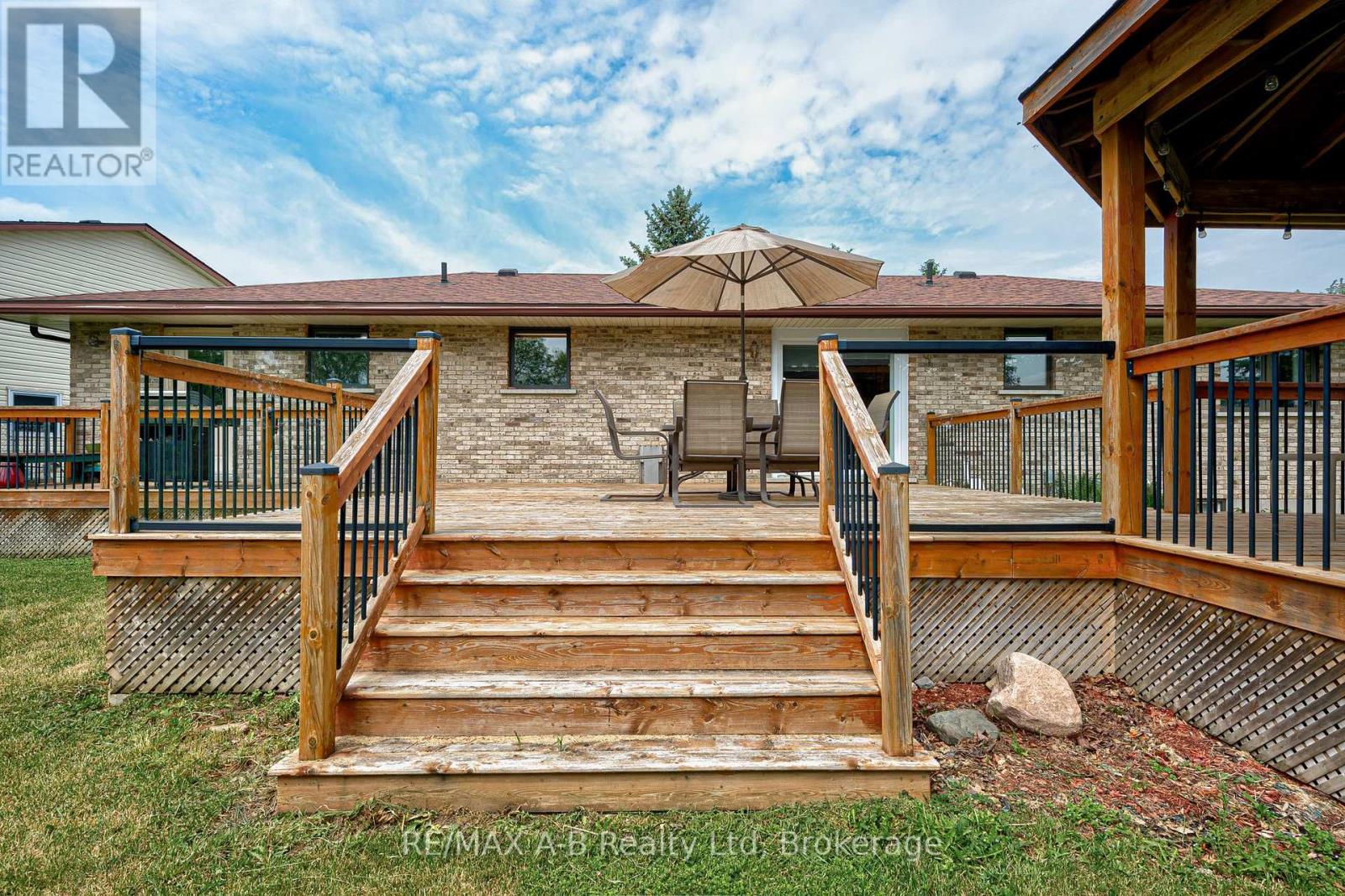 137 MITCHELL COURT - 37