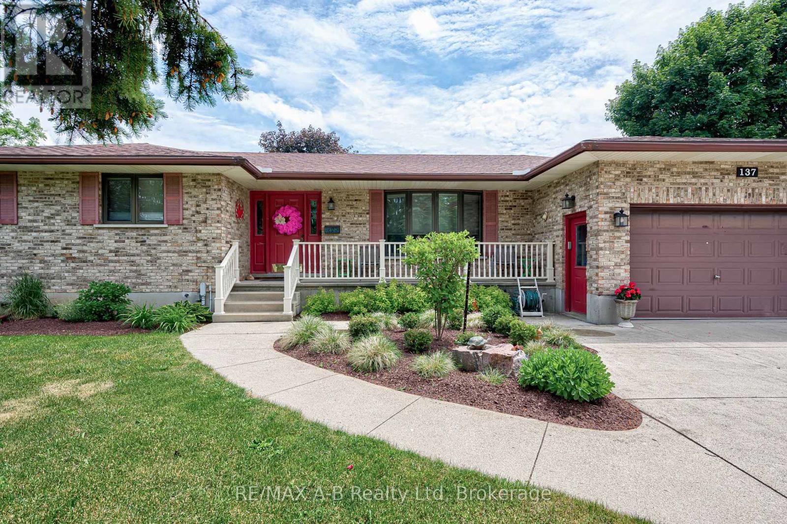 137 MITCHELL COURT - 4