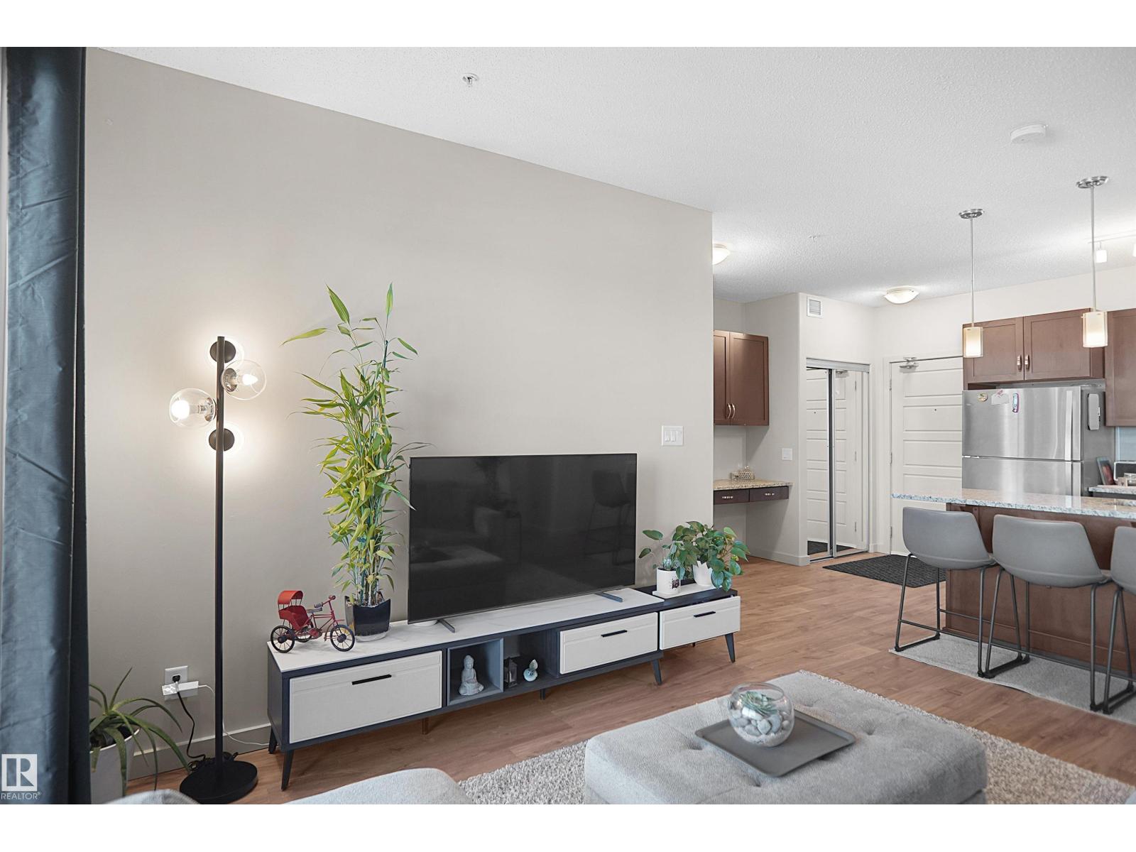 #318 1004 ROSENTHAL BV NW — photo 18