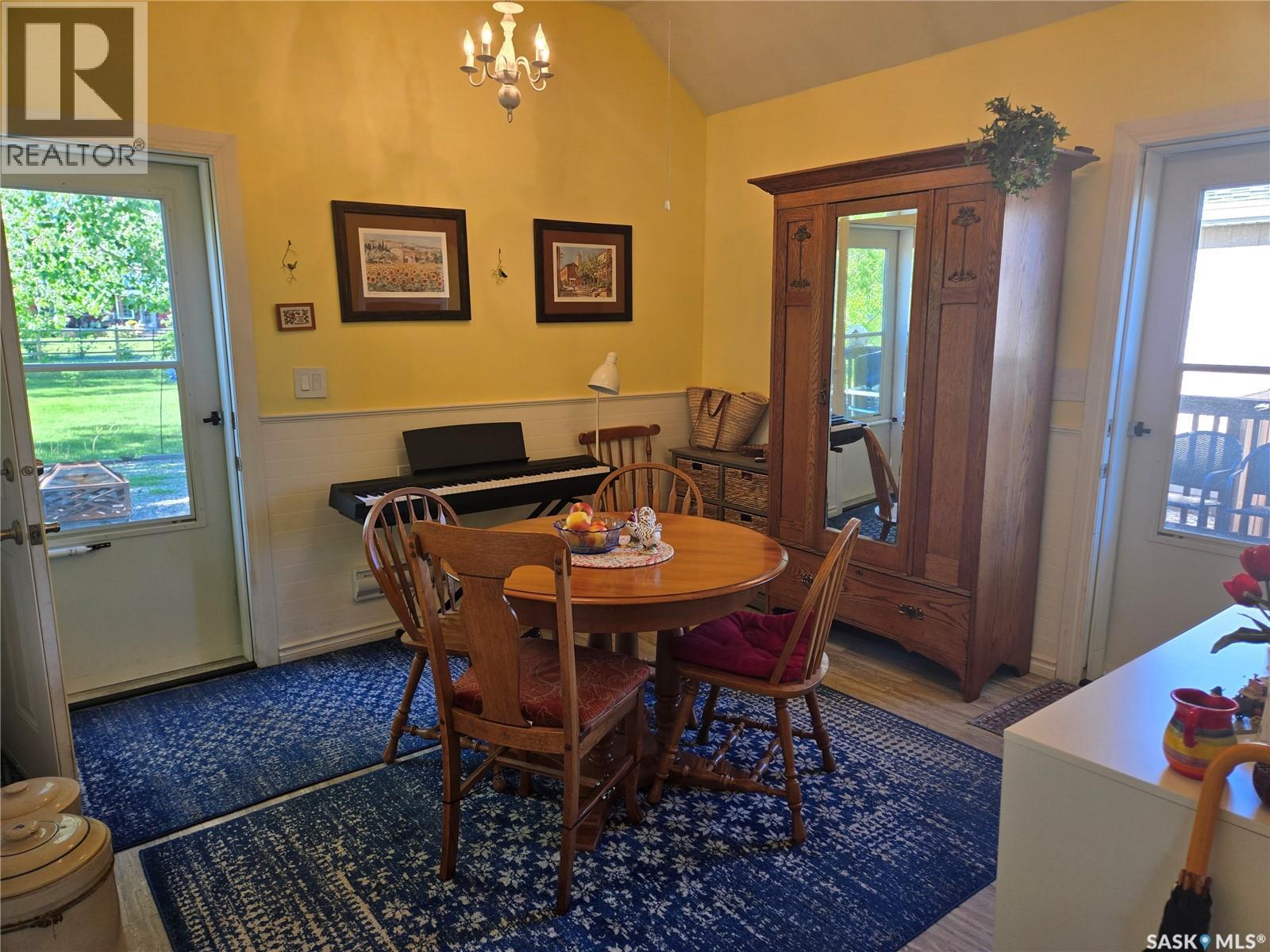 200 Railway AVENUE - photo 4