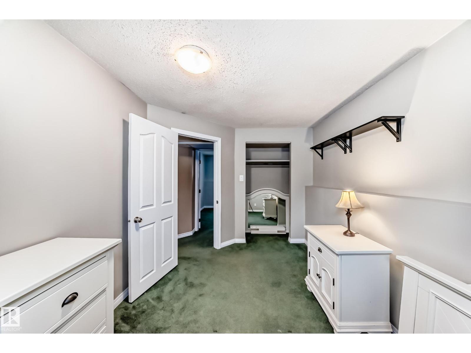 9813 152 ST NW - 33