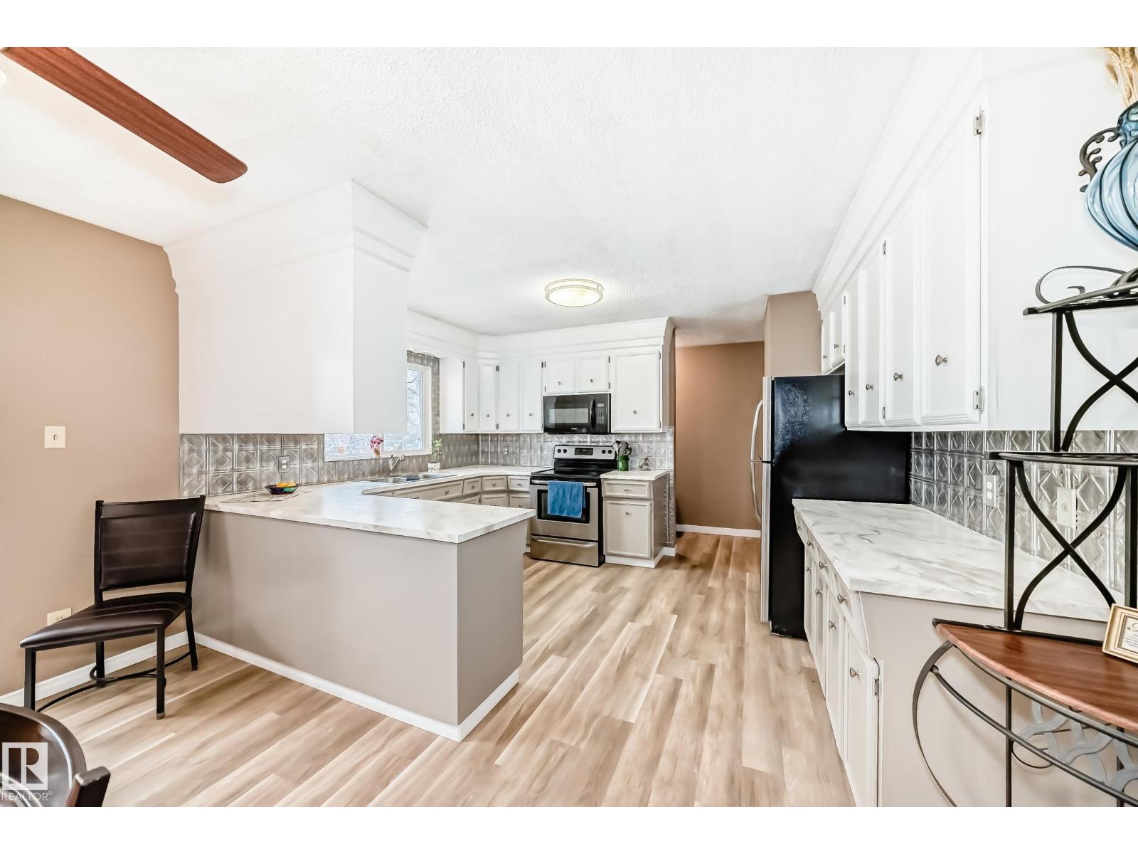 9813 152 ST NW - 5
