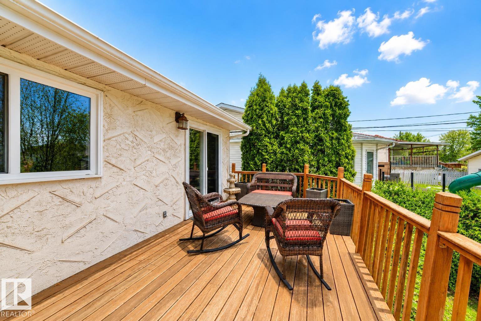 9813 152 ST NW - 9
