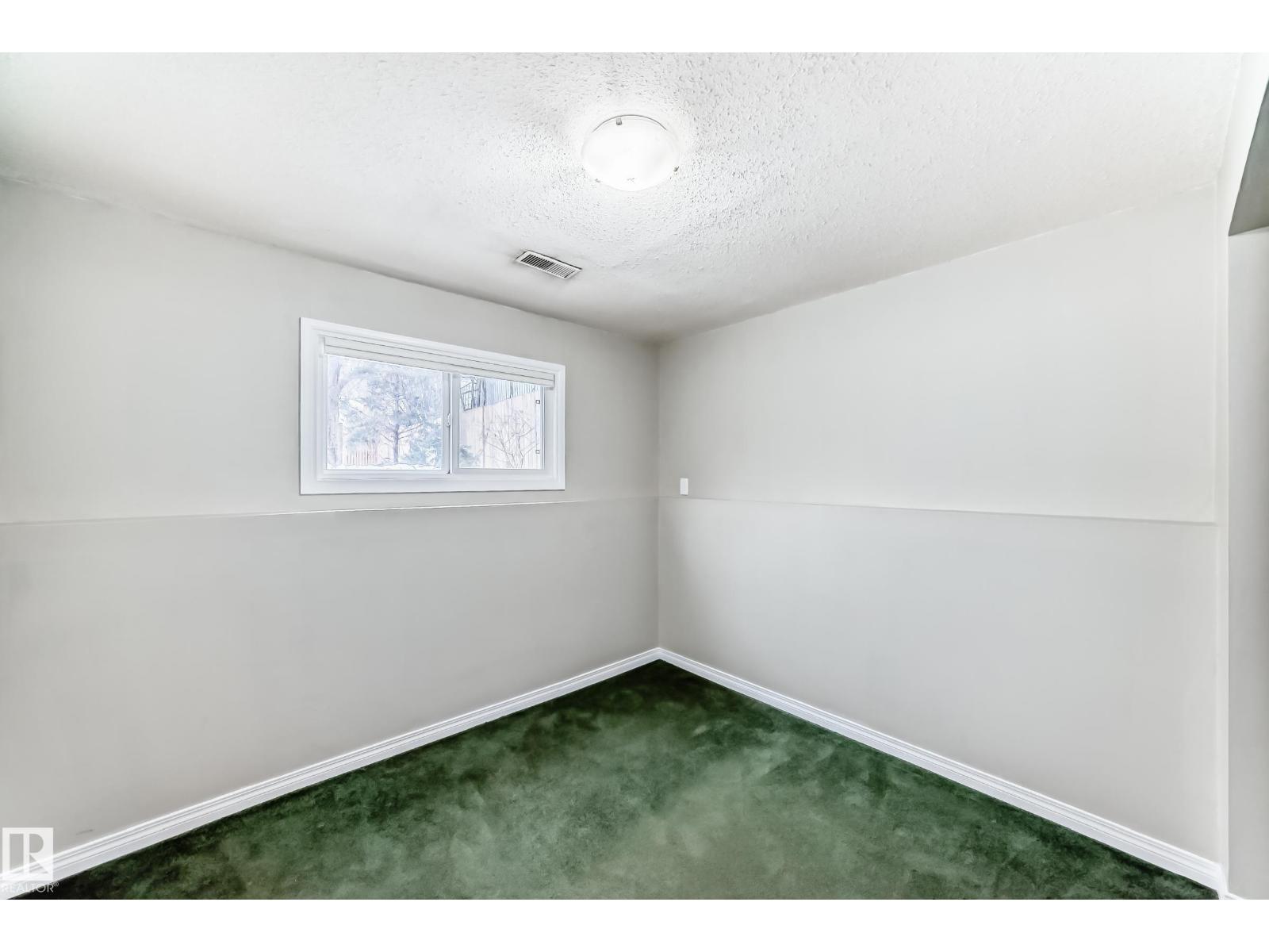 9813 152 ST NW - 56