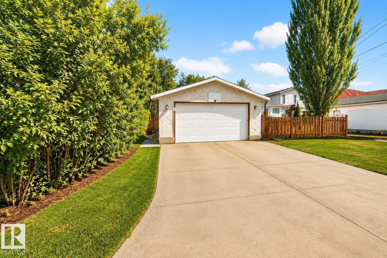 9813 152 ST NW - 60