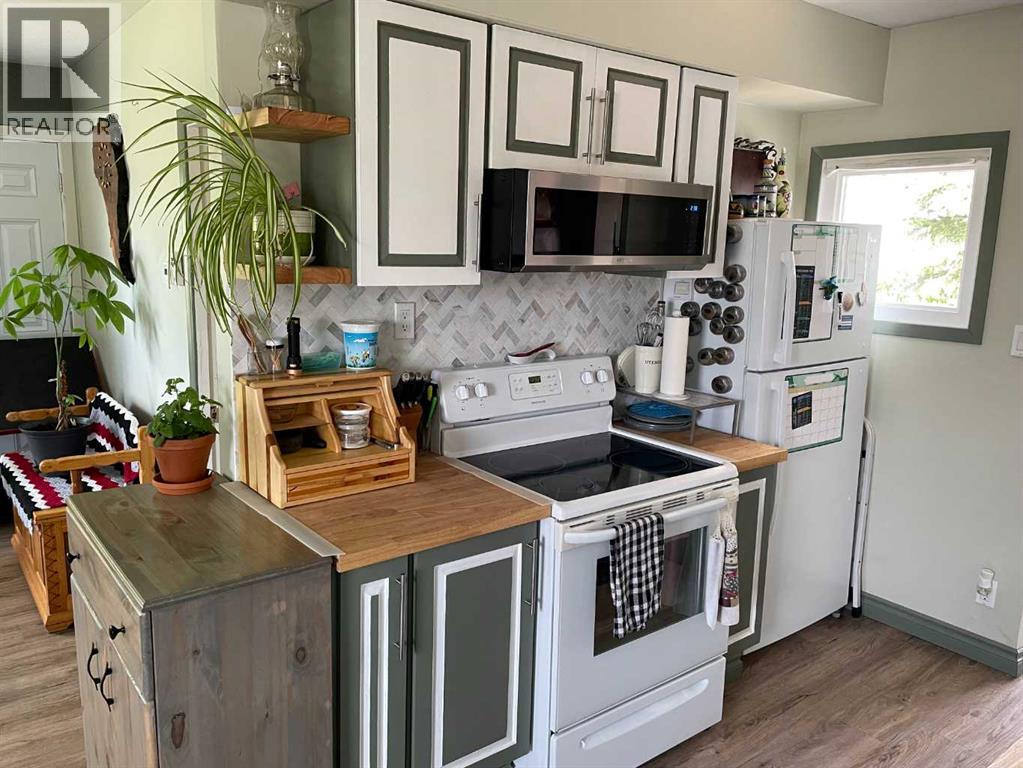 932 4 Avenue - 4