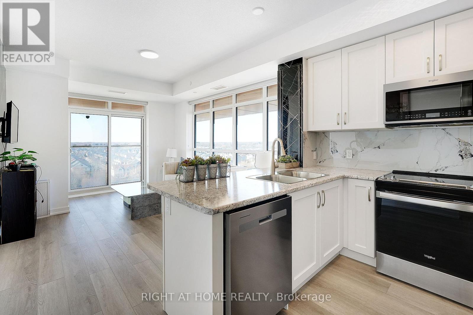 #905 460 DUNDAS STREET E - 1