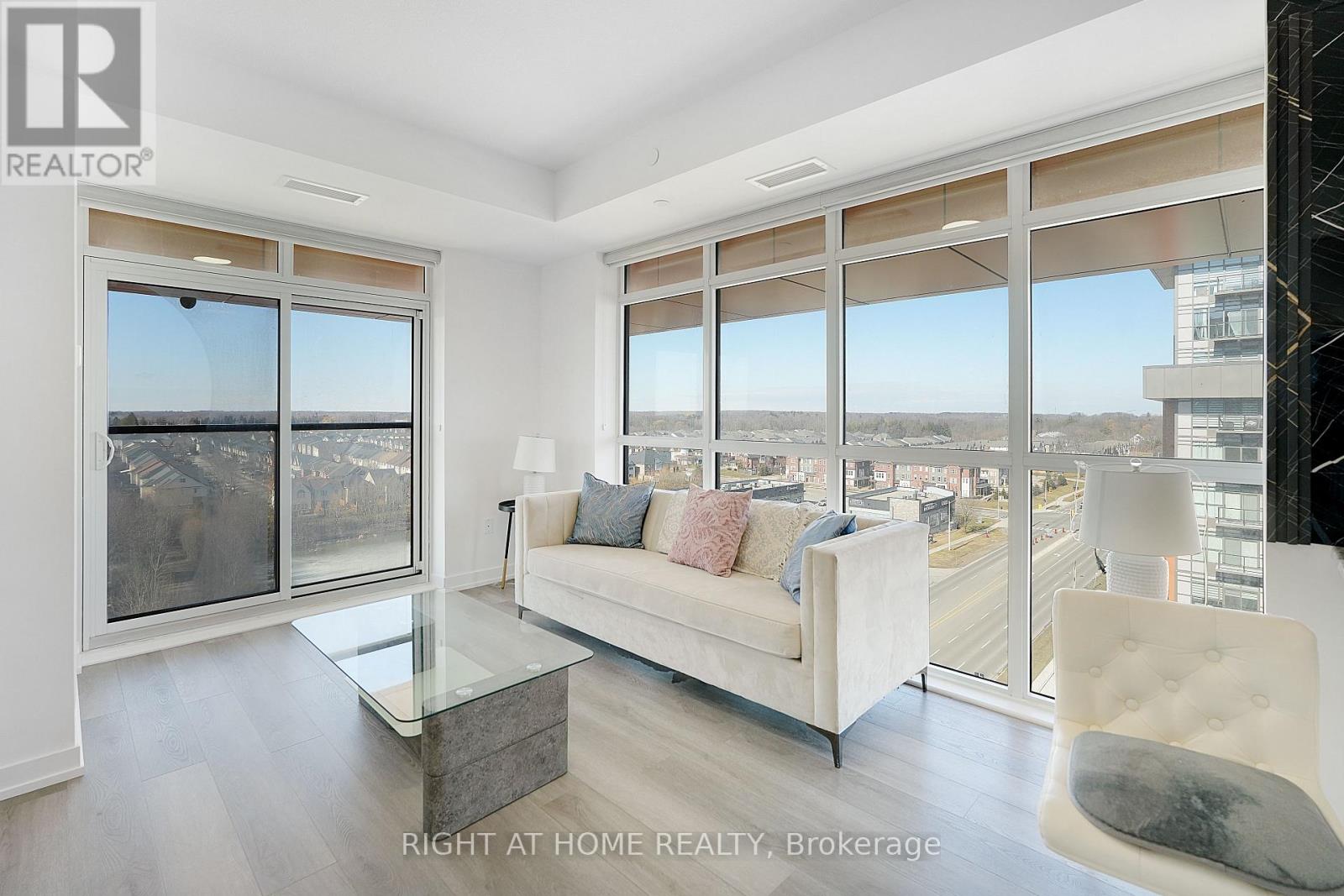 #905 460 DUNDAS STREET E - 7