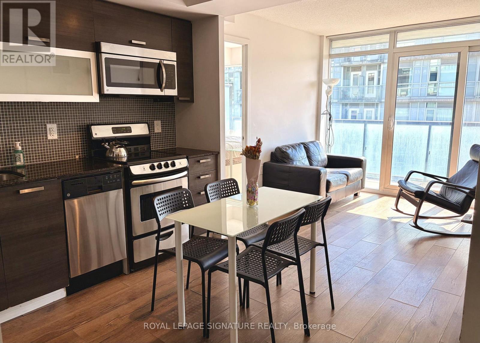 Listing photo of 2018 - 36 LISGAR STREET