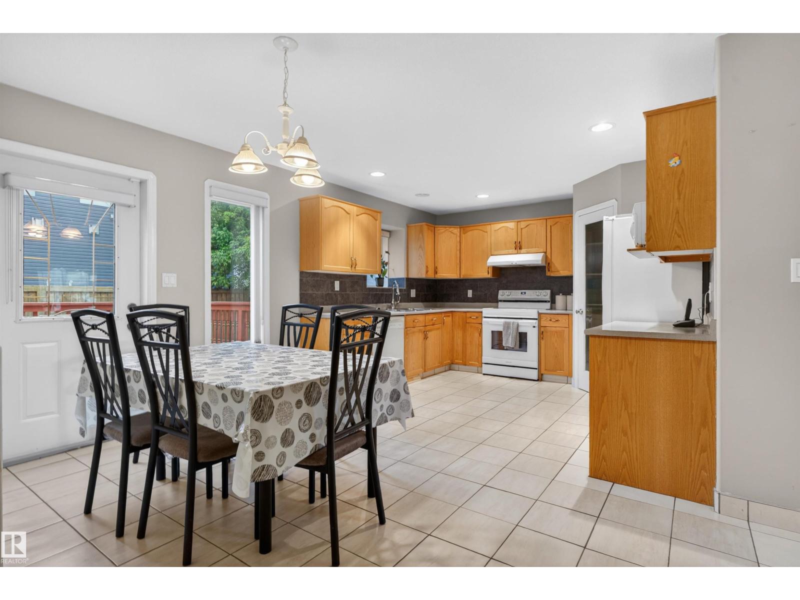 2839 151A AV NW — photo 27