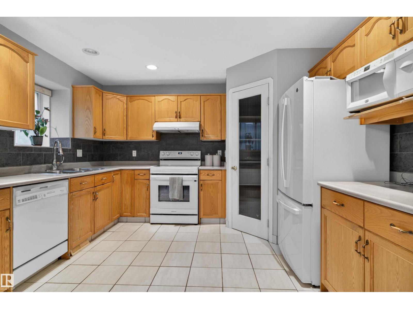 2839 151A AV NW — photo 29