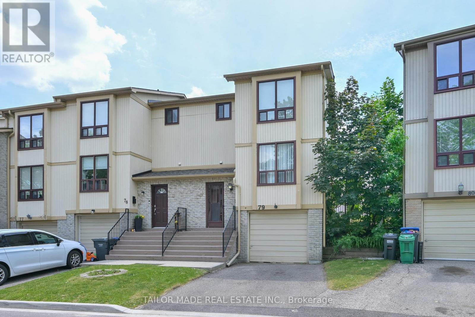 #79 79 GUILDFORD CRESCENT - 1