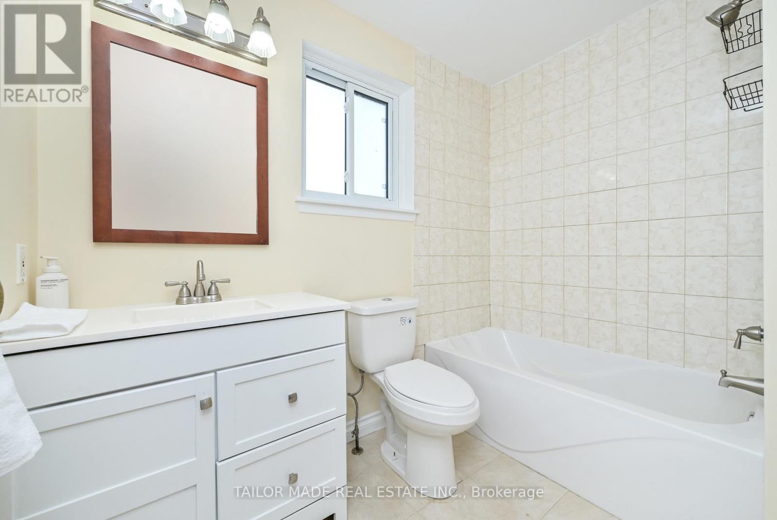 #79 79 GUILDFORD CRESCENT - 17