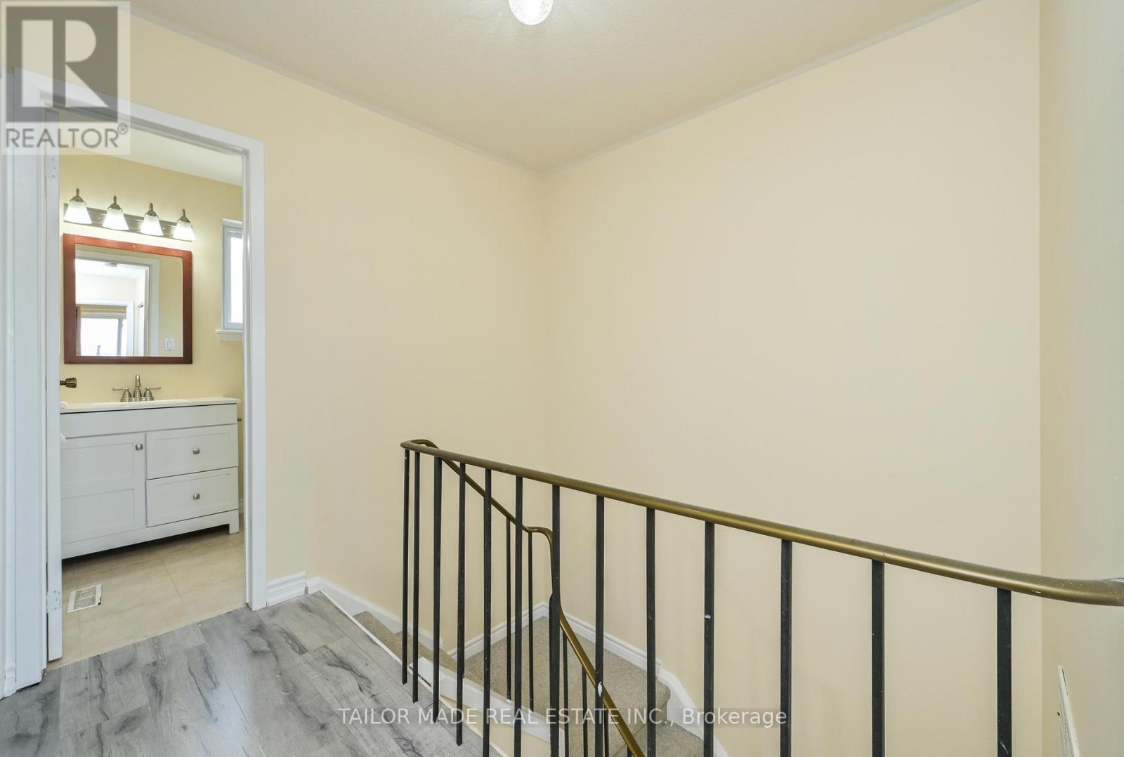 #79 79 GUILDFORD CRESCENT - 18