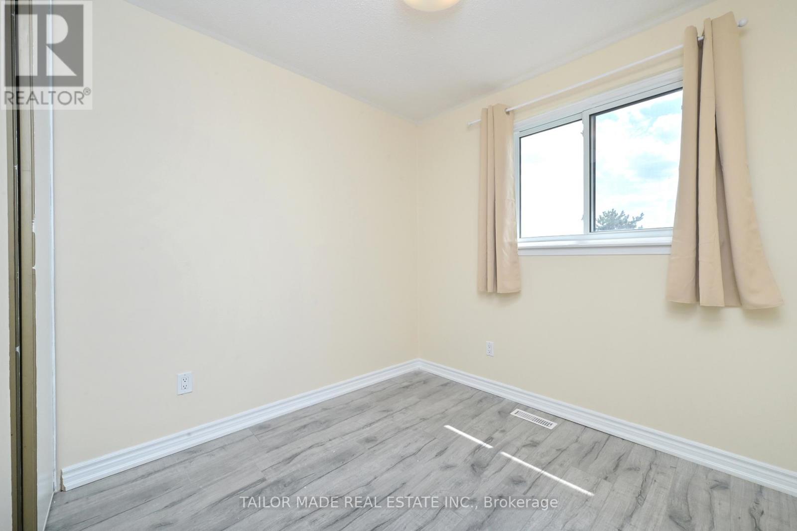 #79 79 GUILDFORD CRESCENT - 21