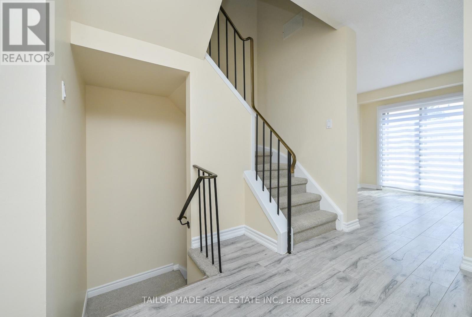 #79 79 GUILDFORD CRESCENT - 23