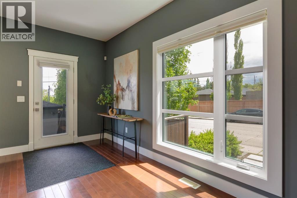 3924 18 Street SW — photo 16