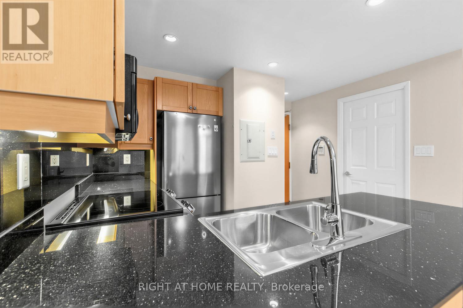 #1705 80 CUMBERLAND STREET - 18
