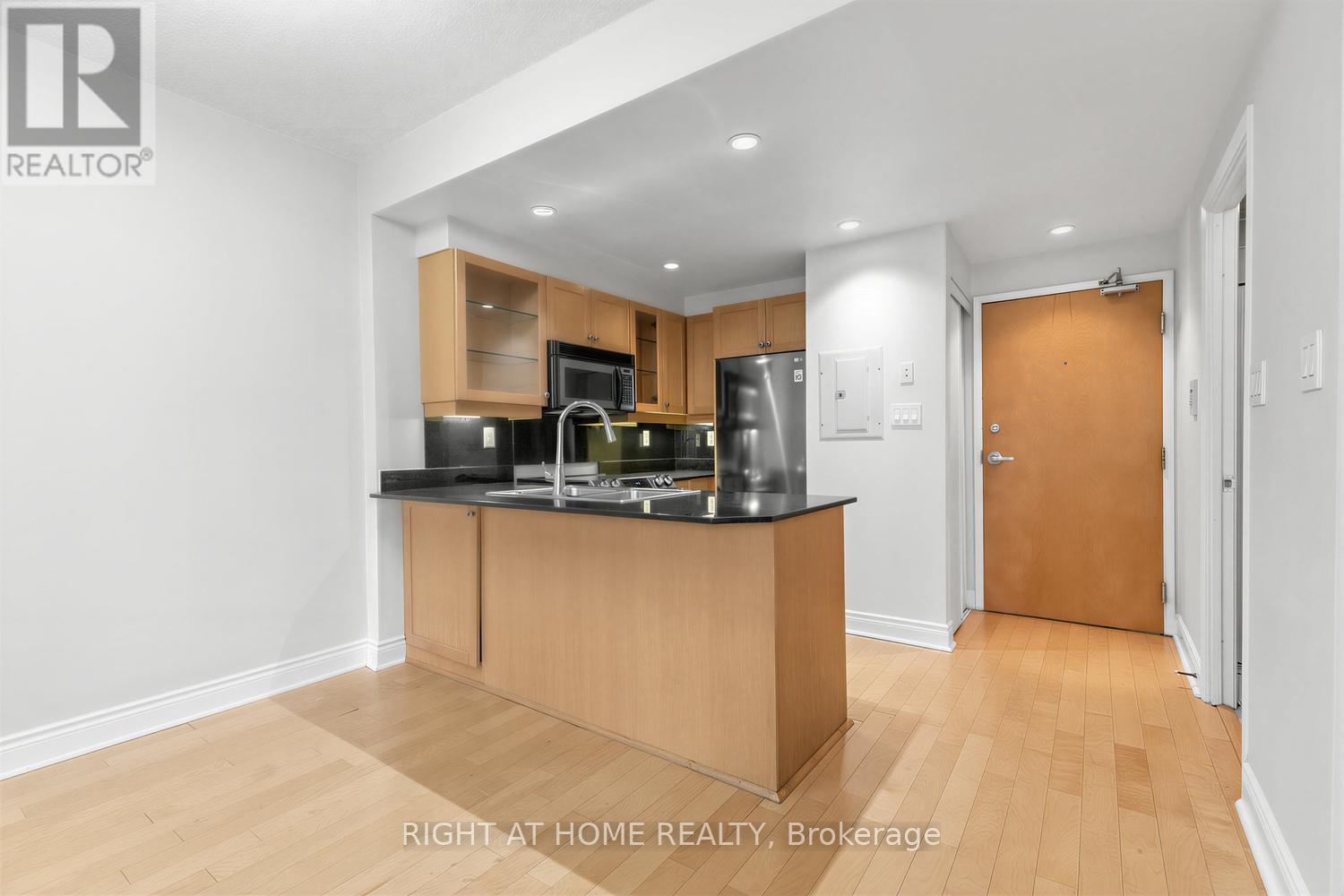 #1705 80 CUMBERLAND STREET - 3
