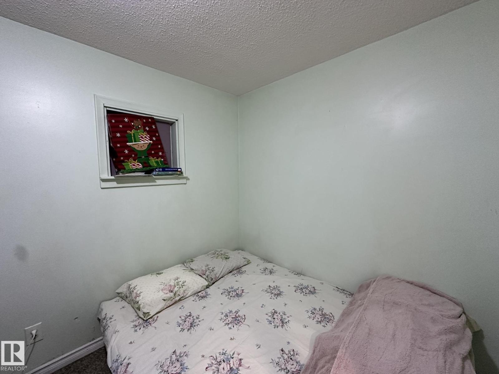 4404 52 ST - 8