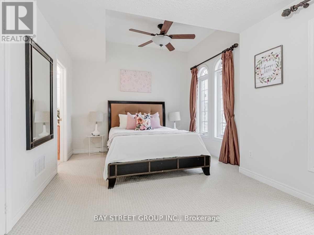 80 GEDDINGTON CRESCENT - 26