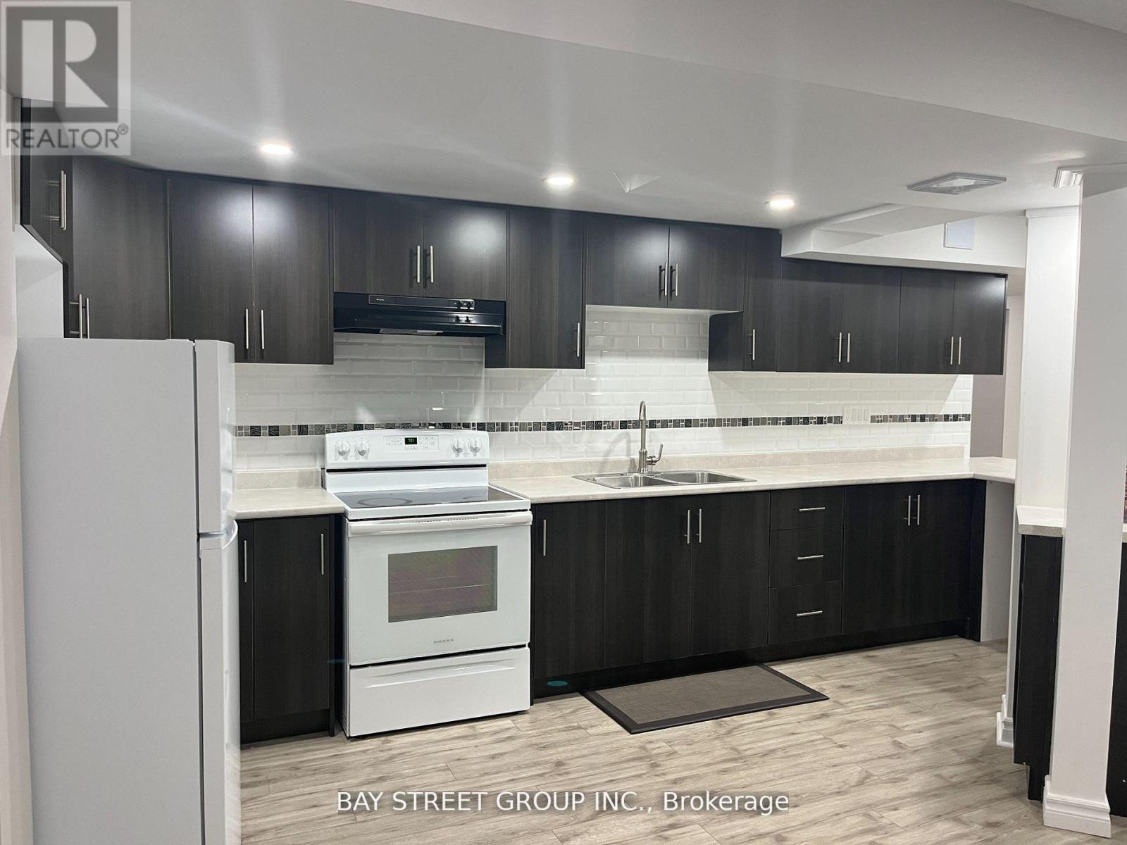 80 GEDDINGTON CRESCENT - 31