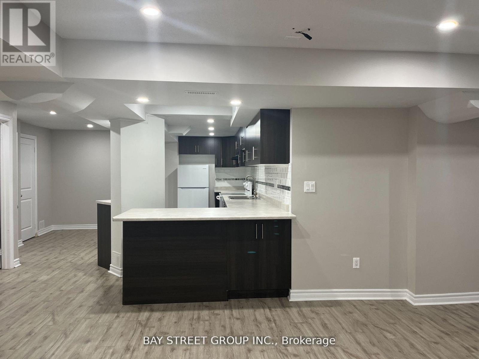 80 GEDDINGTON CRESCENT - 32