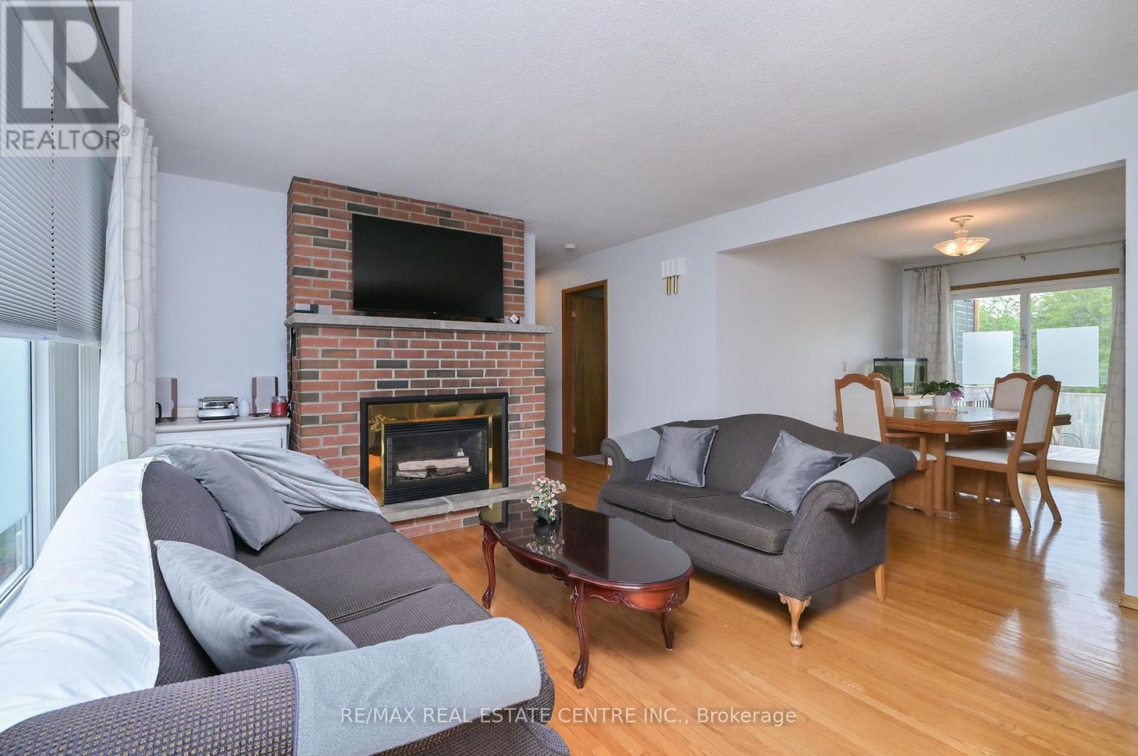 37 MARGARET STREET E - 11