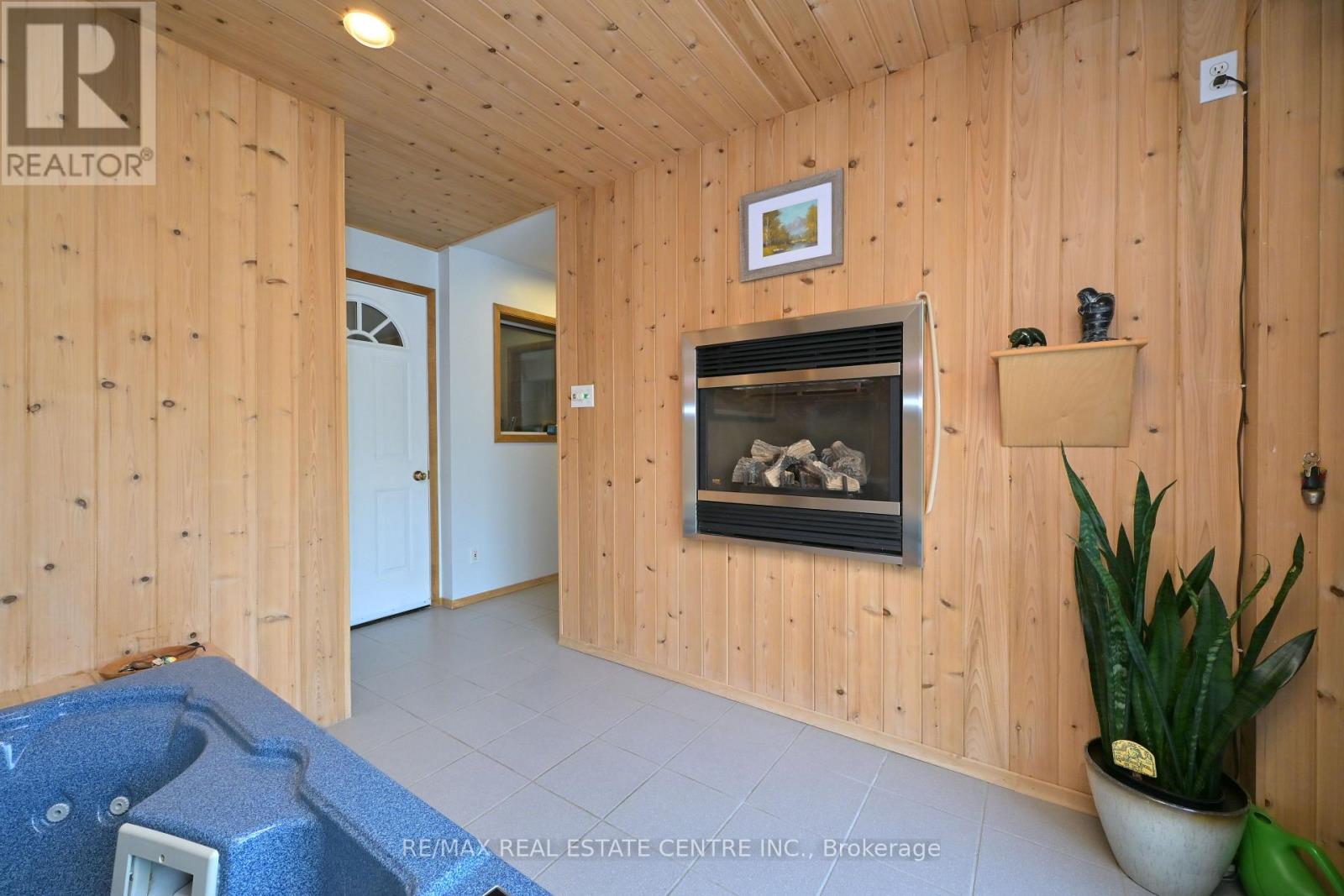 37 MARGARET STREET E - 14