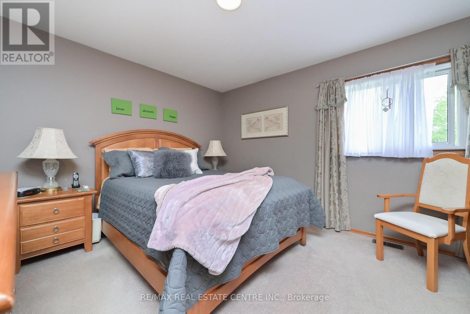 37 MARGARET STREET E - 15