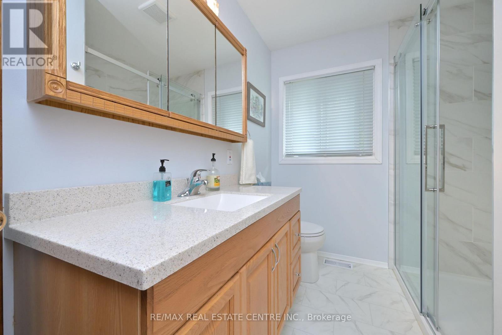 37 MARGARET STREET E - 16