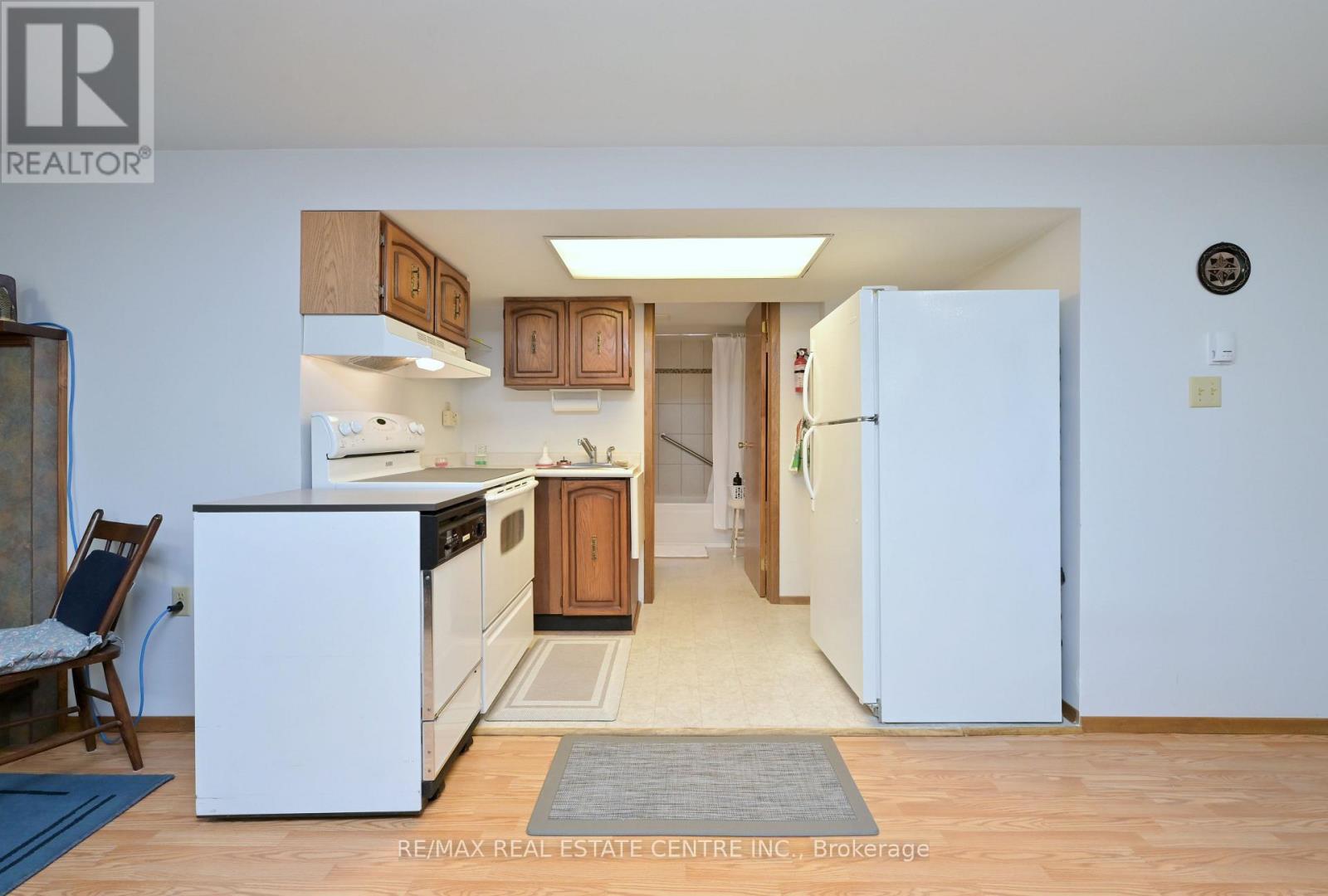 37 MARGARET STREET E - 20