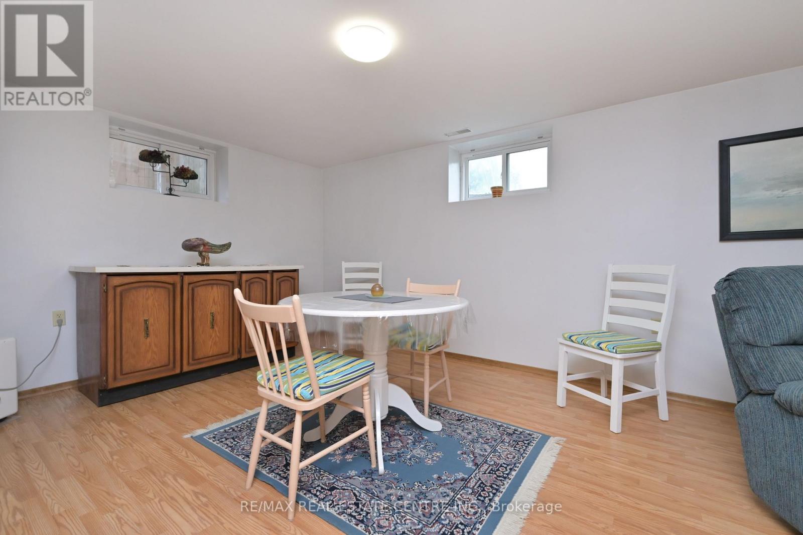37 MARGARET STREET E - 23