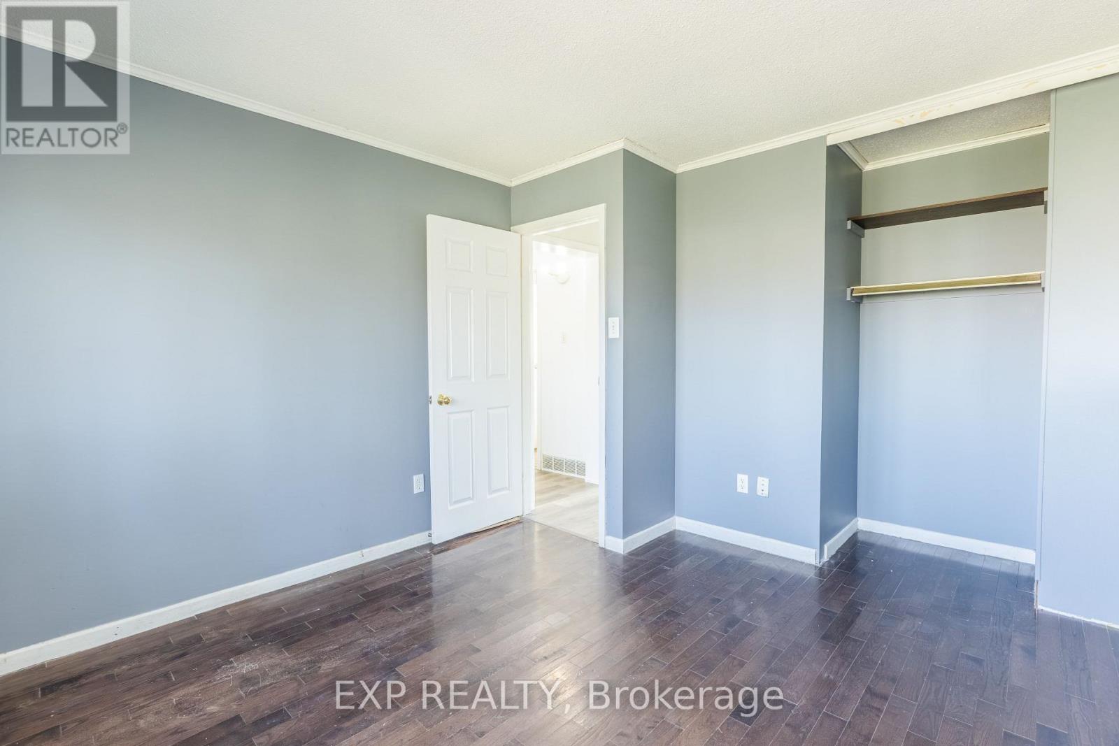 #102 121 UNIVERSITY AVENUE E - 14