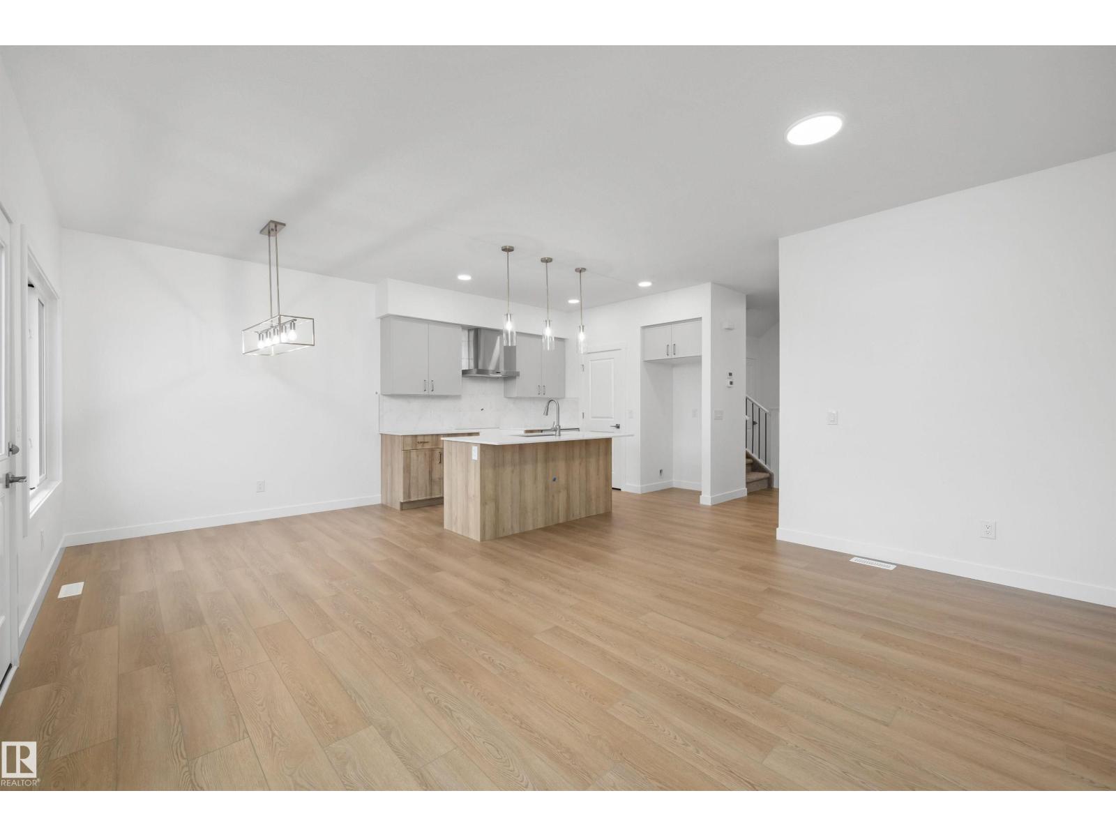 8520 183 AV NW - 18