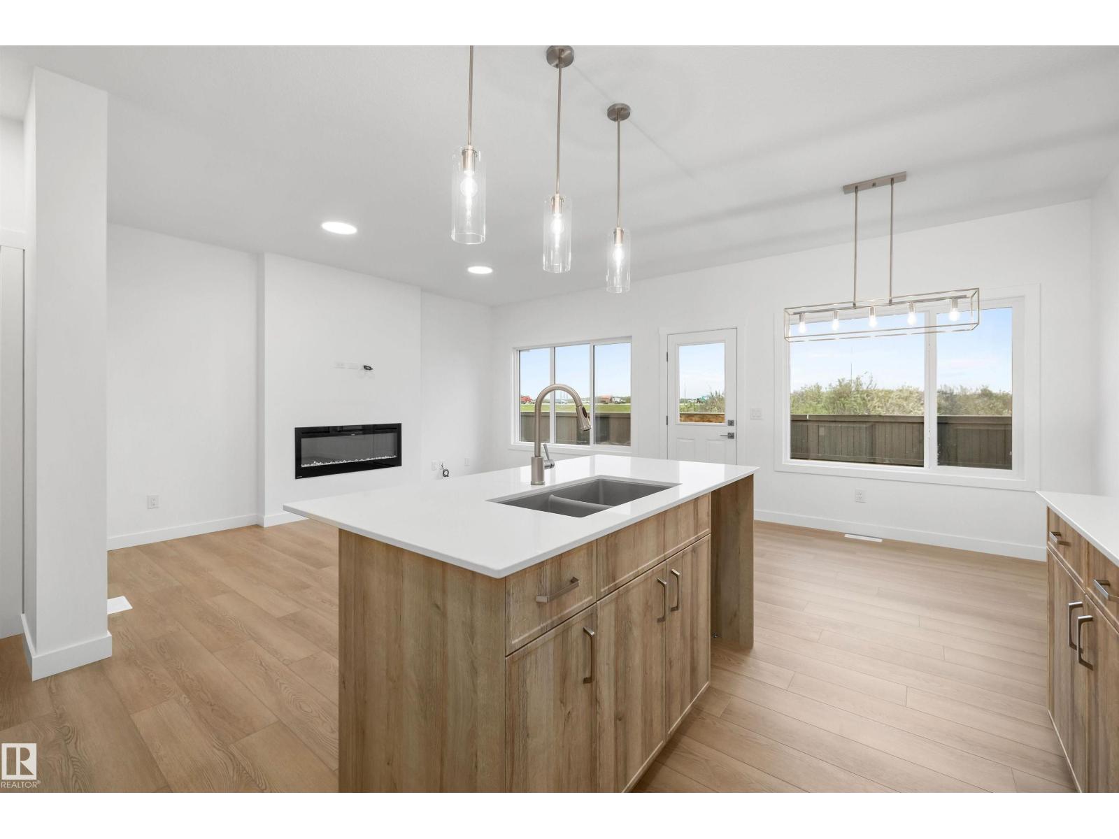 8520 183 AV NW - 12