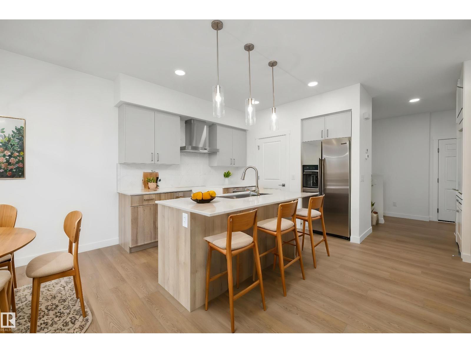 8520 183 AV NW - 10
