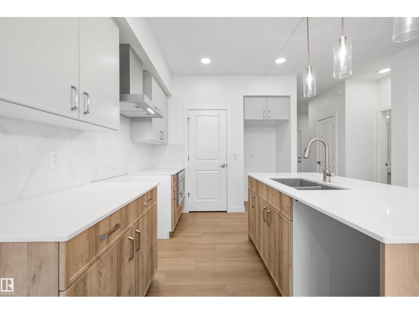 8520 183 AV NW - 13