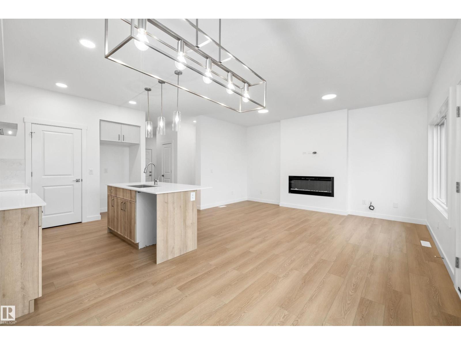 8520 183 AV NW - 16