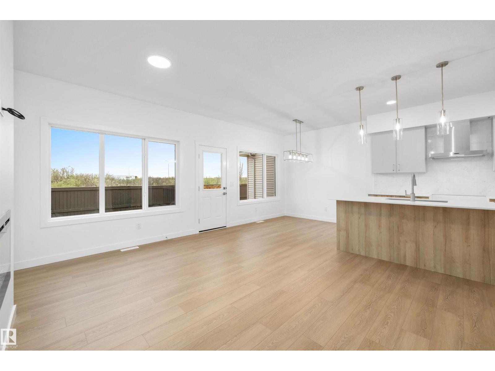 8520 183 AV NW - 19